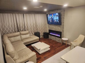 Smart TV, fireplace, stereo