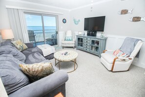 Lejlighed - 1 kingsize-seng med sovesofa (Sea Coast Gardens II 405) | Opholdsområde