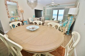 公寓客房, 多張床 (Sea Coast Gardens III 105) | 用餐區