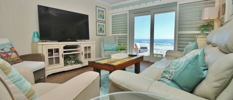 Kondominium, Beberapa Tempat Tidur (Sea Coast Gardens III 105) | Area keluarga | TV