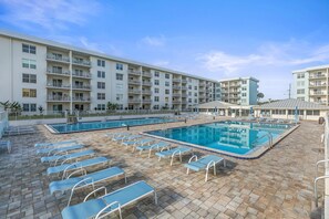 Lägenhet - flera sängar (Sea Coast Gardens III 111) | Pool | Uppvärmd pool