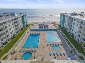 Condo, 1 très grand lit et 1 canapé-lit (Sea Coast Gardens III 117) | Piscine | Piscine chauffée