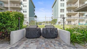 公寓客房, 1 張特大雙人床和 1 張沙發床 (Sea Coast Gardens III 117) | 住宿一隅