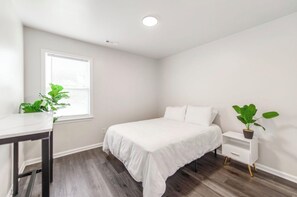 3 Schlafzimmer, Schreibtisch, Bügeleisen/Bügelbrett, kostenloses WLAN