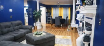 
Cozy 3-bedroom home in Kansas City with WiFi, AC, and a private backyard.