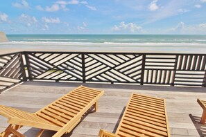 Property grounds - Sea Castle (New Smyrna Beach)