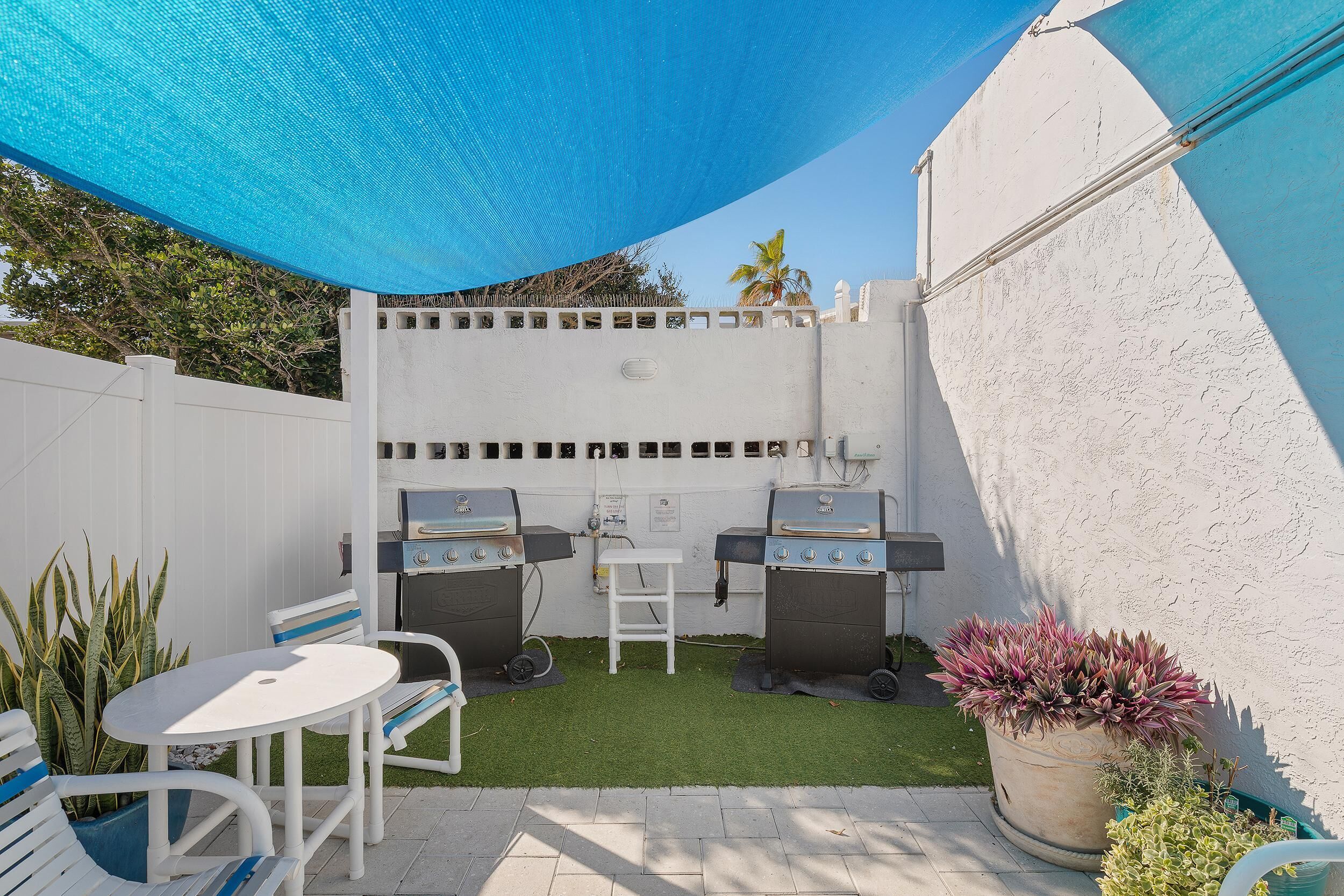 Apartment, 1 King-Bett (Seascape Towers 524) | Speisen im Freien