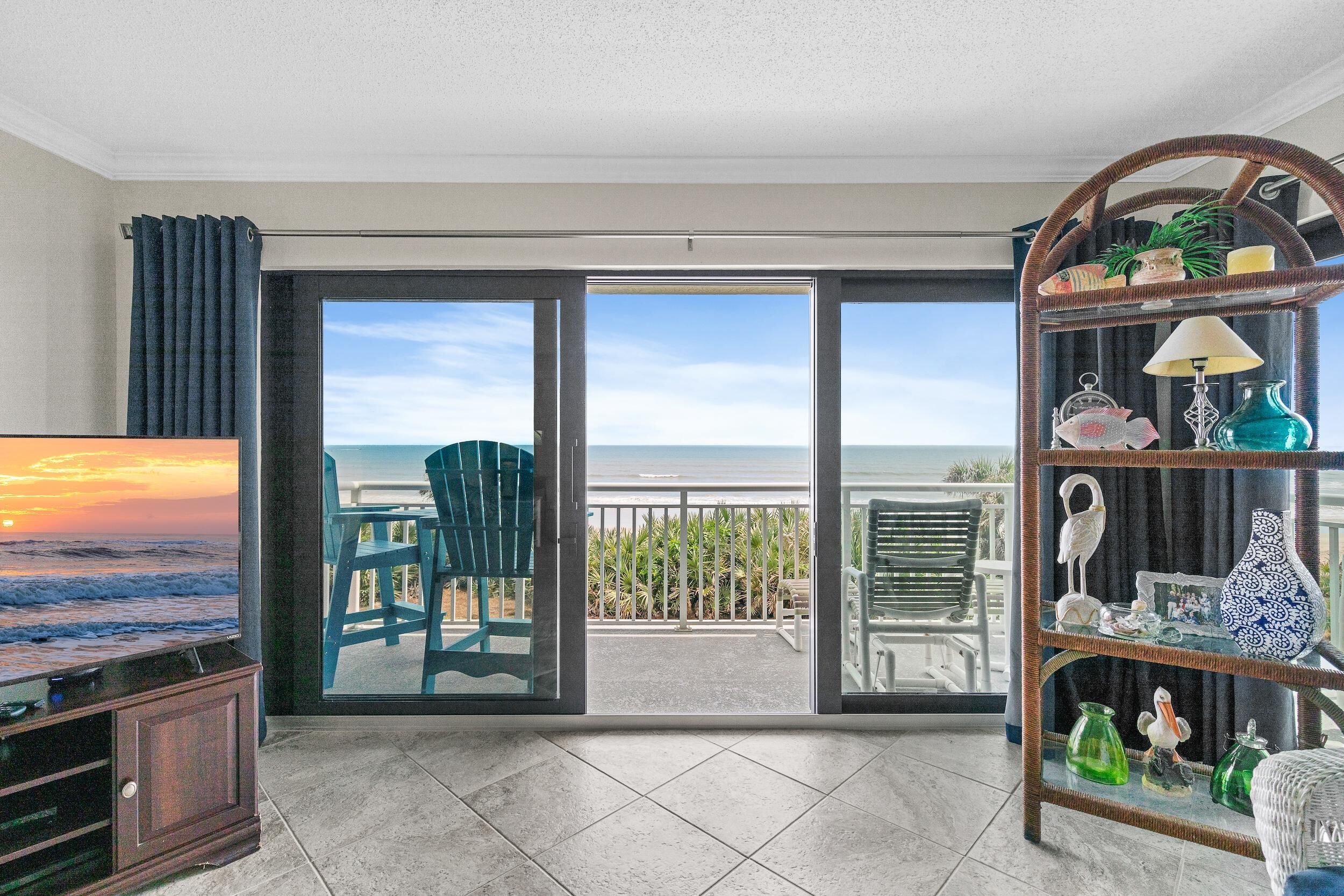 Lägenhet - flera sängar (Shorehom by the Sea 21) | Vardagsrum | Tv