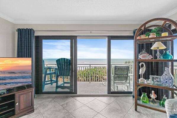 Living area - Shorehom by the Sea 21 (New Smyrna Beach)