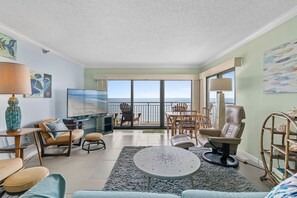 Appart'hôtel, plusieurs lits (Shorehom by the Sea 51) | Coin séjour