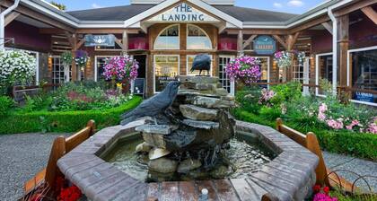 3 Orca Bay: Cozy Town Home | Walk to Beach | Dog-Friendly