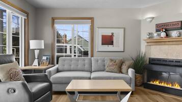 Télévision, cheminée