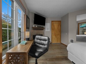1 habitación, escritorio, tabla de planchar con plancha y wifi
