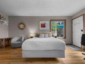1 habitación, escritorio, tabla de planchar con plancha y wifi 