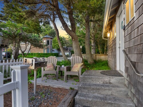 9 Captains Cove: Coastal Escape | Walk to Beach | Dog-Friendly