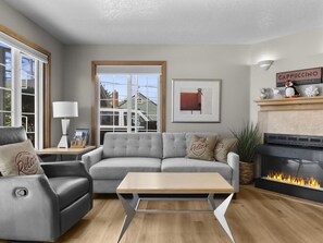 TV, fireplace