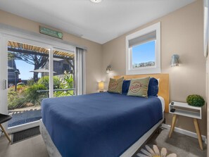 2 bedrooms, desk, iron/ironing board, travel crib - 2 Sandals Cabana: Oceanview | Steps to Beach | Dog-Friendly (Cannon Beach)
