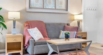 Sandals Inn Spa Suite & Cabana: Steps to Beach | Dog-Friendly