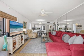 Condo, Multiple Beds (Sunrise 606) | Living area