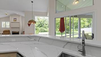 House, Multiple Beds (Sunrise Oaks) | Interior