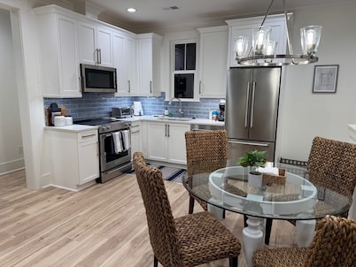 Brand new detached apartment over Garage in Davidson 3 blocks from Main Street