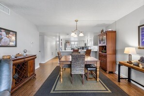 Apartment, 1 King-Bett (Seaward B103) | Speisen