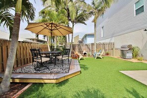 Hus, 1 kingsize-seng med sovesofa (The Tiki Townhouse) | Utendørsservering