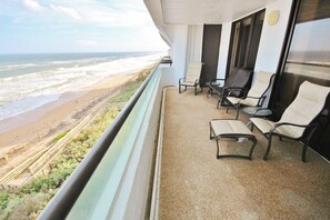 Property grounds - Tradewinds 503 (New Smyrna Beach)