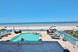 Pool - The Wave 302 (New Smyrna Beach)