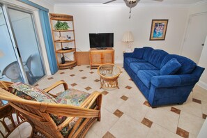 Condo, 1 King Bed (Colony Beach Club 225) | Living area