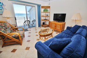 Condo, 1 Katil Raja (King) (Colony Beach Club 225) | Ruang tamu