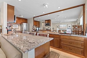 コンドミニアム キングベッド 1 台 (Colony Beach Club 246) | 専用キッチン | オーブン、コーヒー / ティーメーカー、トースター、ミキサー