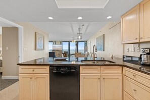 Condo, Multiple Beds (Sunrise 109) | Private kitchen