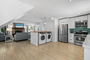 Casa, 2 camas Queen size (Barefoot Bungalow) | Cocina privada | Horno y tostadora 