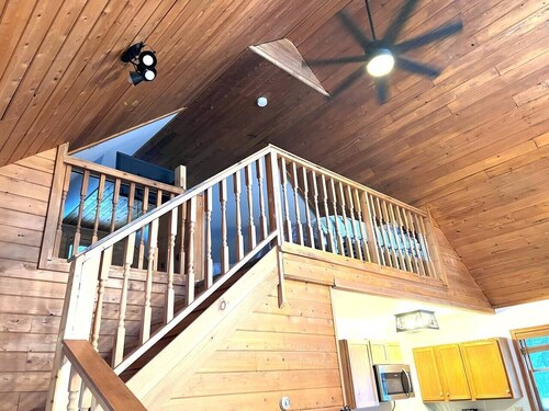 Silver Mountain Cabins #4 (King Bed, sleeps 9)
