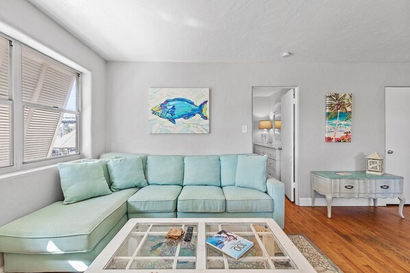 Condo, 1 Queen Bed (Flagler Suites 4) | Living area