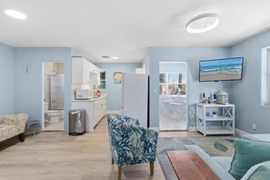 Condo, 1 cama Queen (Flagler Suites 4) | Área de estar