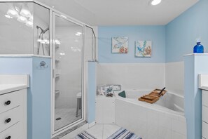 Lejlighed - flere senge (Oceanwalk 1-303) | Badeværelse | Håndklæder, Sæbe, Toiletpapir