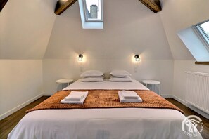 2 室のベッドルーム、アイロン / アイロン台、WiFi (無料)、ベッドシーツ