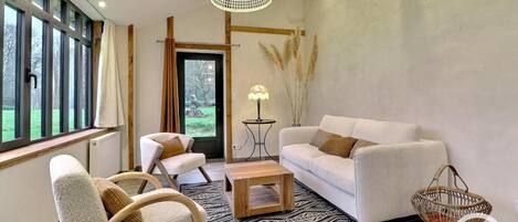 TV, fireplace, DVD player, table tennis