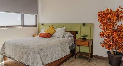 Hermosa casa, con Parqueo propio, Ideal para pasar momentos en familia o pareja.