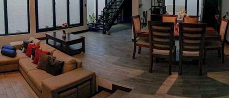 تلفزيون ذكي، كُتُب، ستيريو