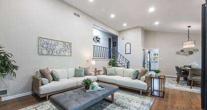Chic & Stylish 3-bedroom house in Palos Heights