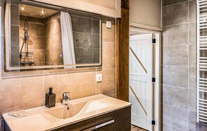 Een douche, een haardroger