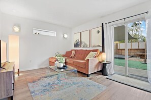 スマートテレビ、書斎 / ワークスペース