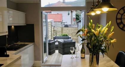 Spacious 5-Bedroom Home for Families & Groups