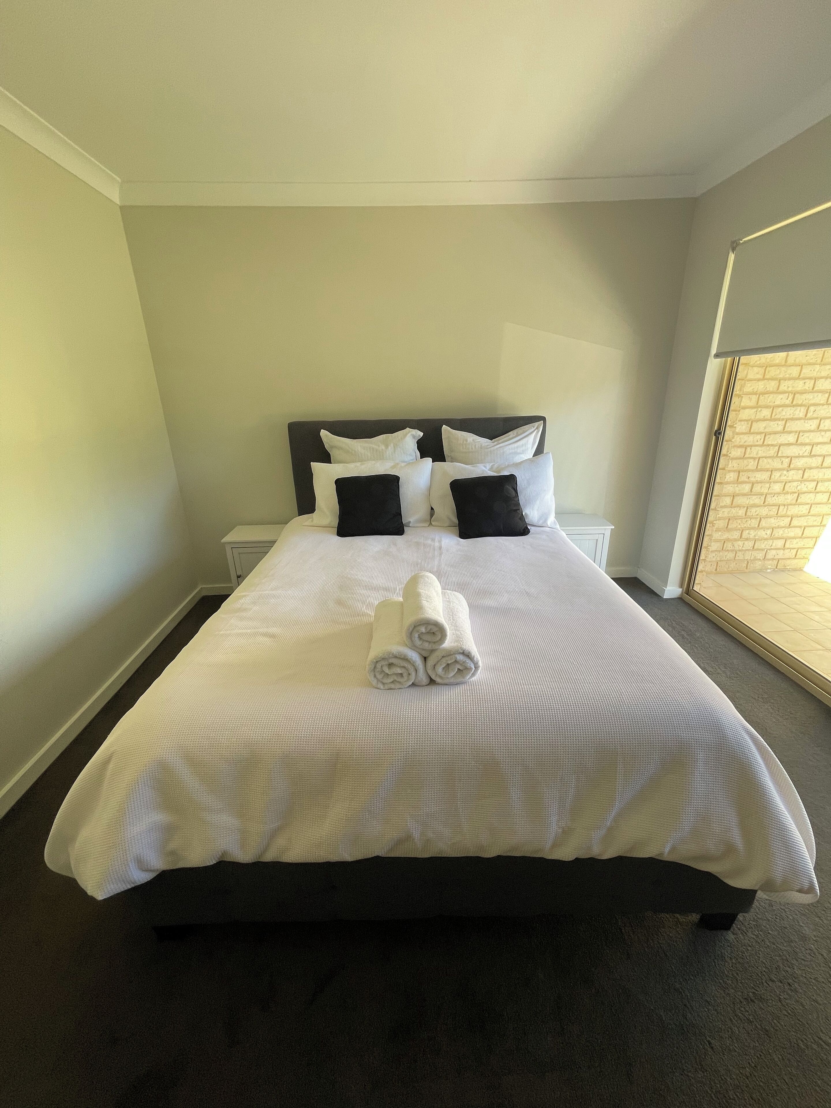 3 soverom, strykejern/-brett, wi-fi og sengetøy