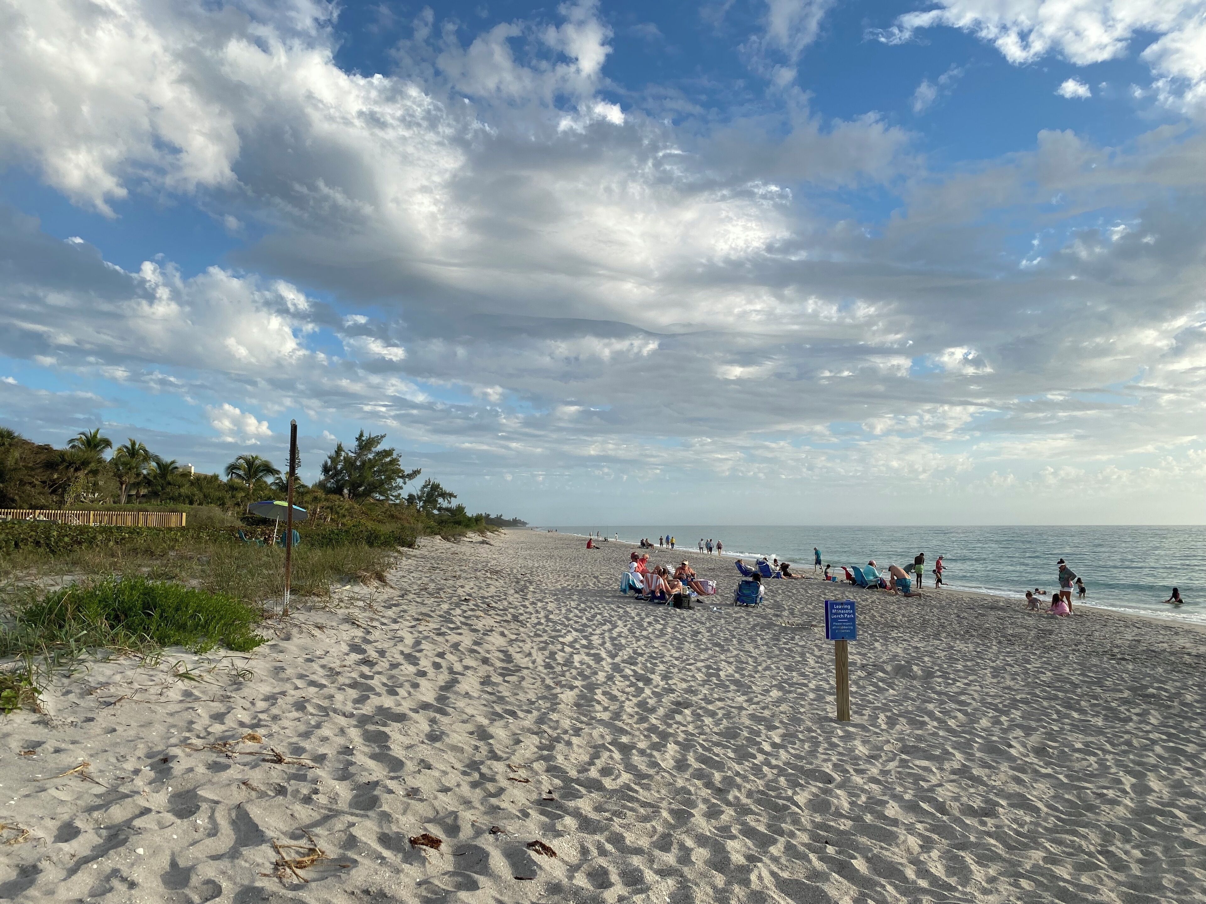 サンラウンジャー、ビーチタオル