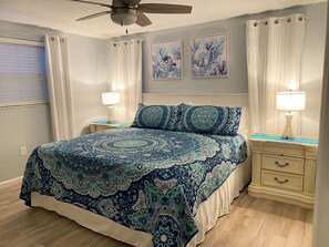 3 bedrooms, desk, iron/ironing board, travel cot