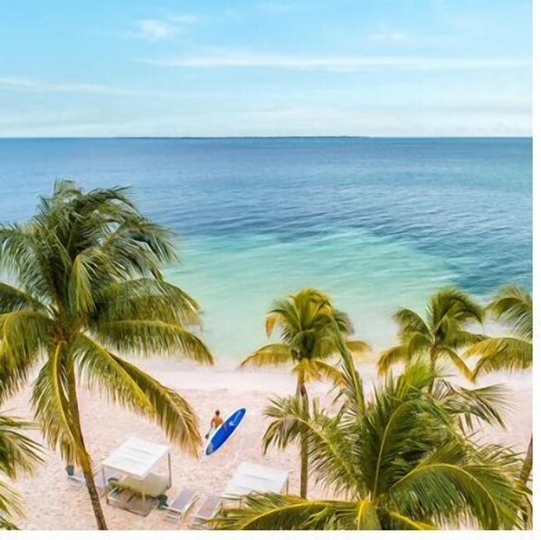 Beach nearby, sun-loungers, beach towels